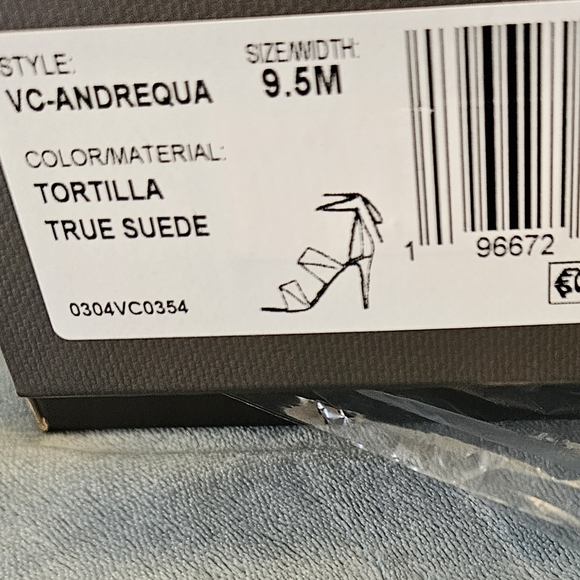 Vince Camuto Andrequa Sandal - Picture 5 of 13